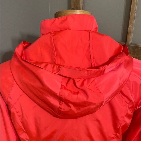 Fila coral (orangish -red) lightweight Hooded rain Jacket size XS - Picture 7 of 9